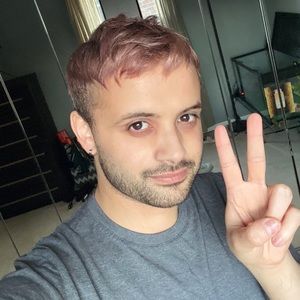 Meet your Posher, Adam